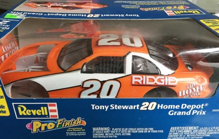 1999 „Home Depot“ Pontiac Grand Prix #20 Tony Stewart Revell 85-1646